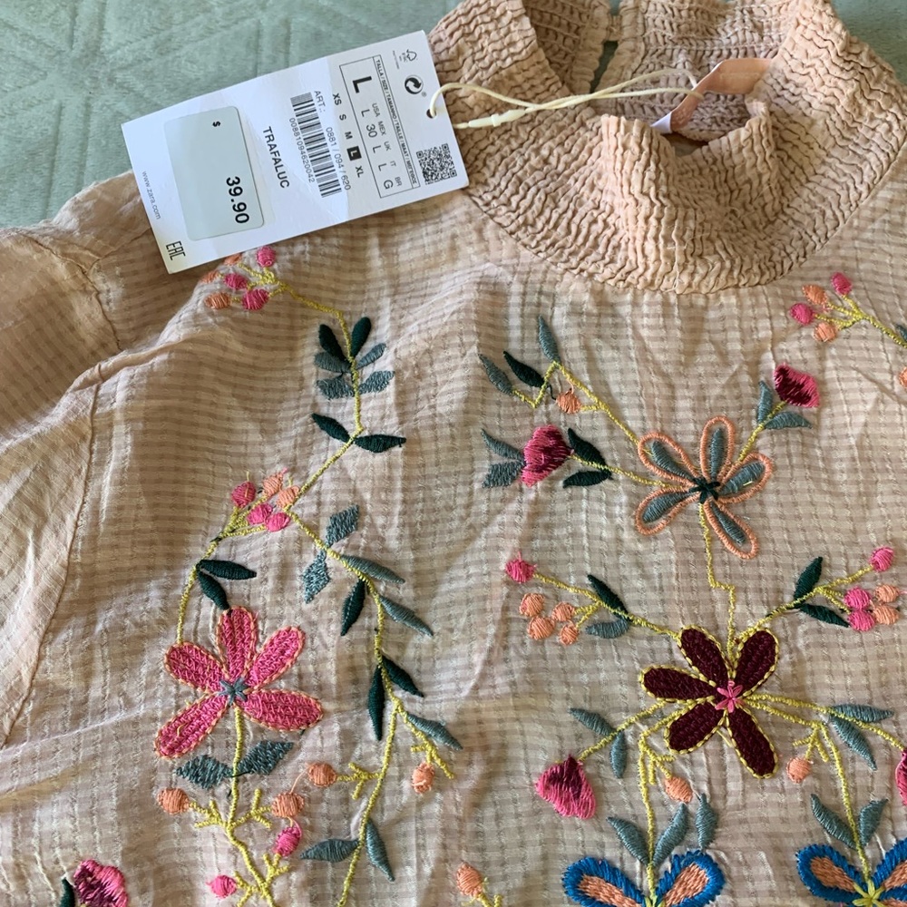 Zara blouse embroidered